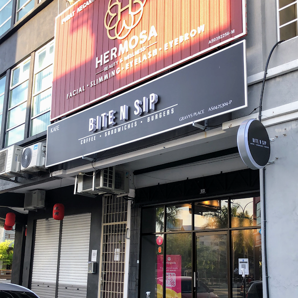 Bite n Sip - Photo 1