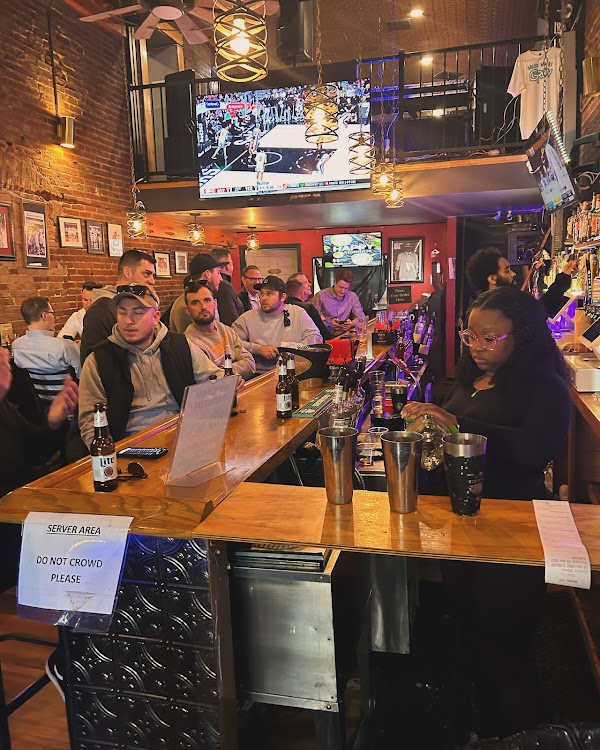 THE GRUV SPORTS BAR & LOUNGE exterior