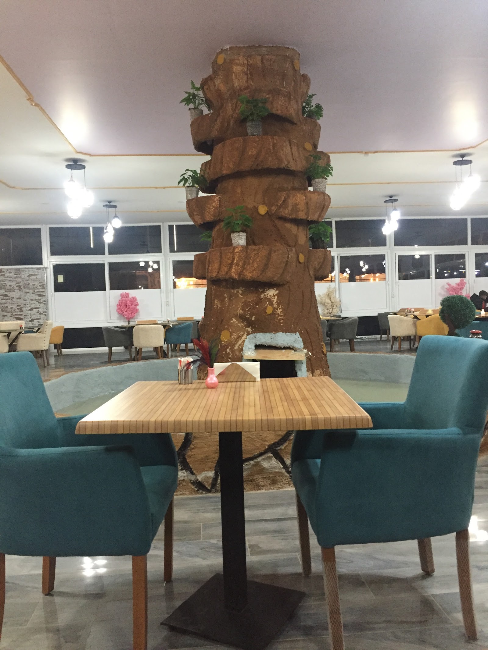 Station Cafe Üniversite mekanı