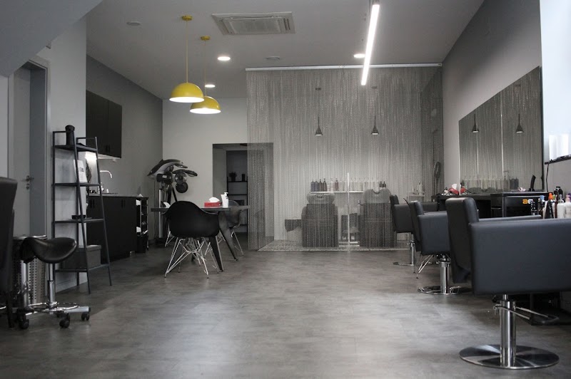 XENES perruquería photo 1