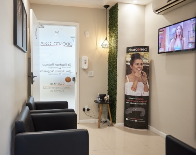 Implantes Dentários em Niterói | Dr. Raphael Rapozo I Dentista Niterói I Facetas - foto 3