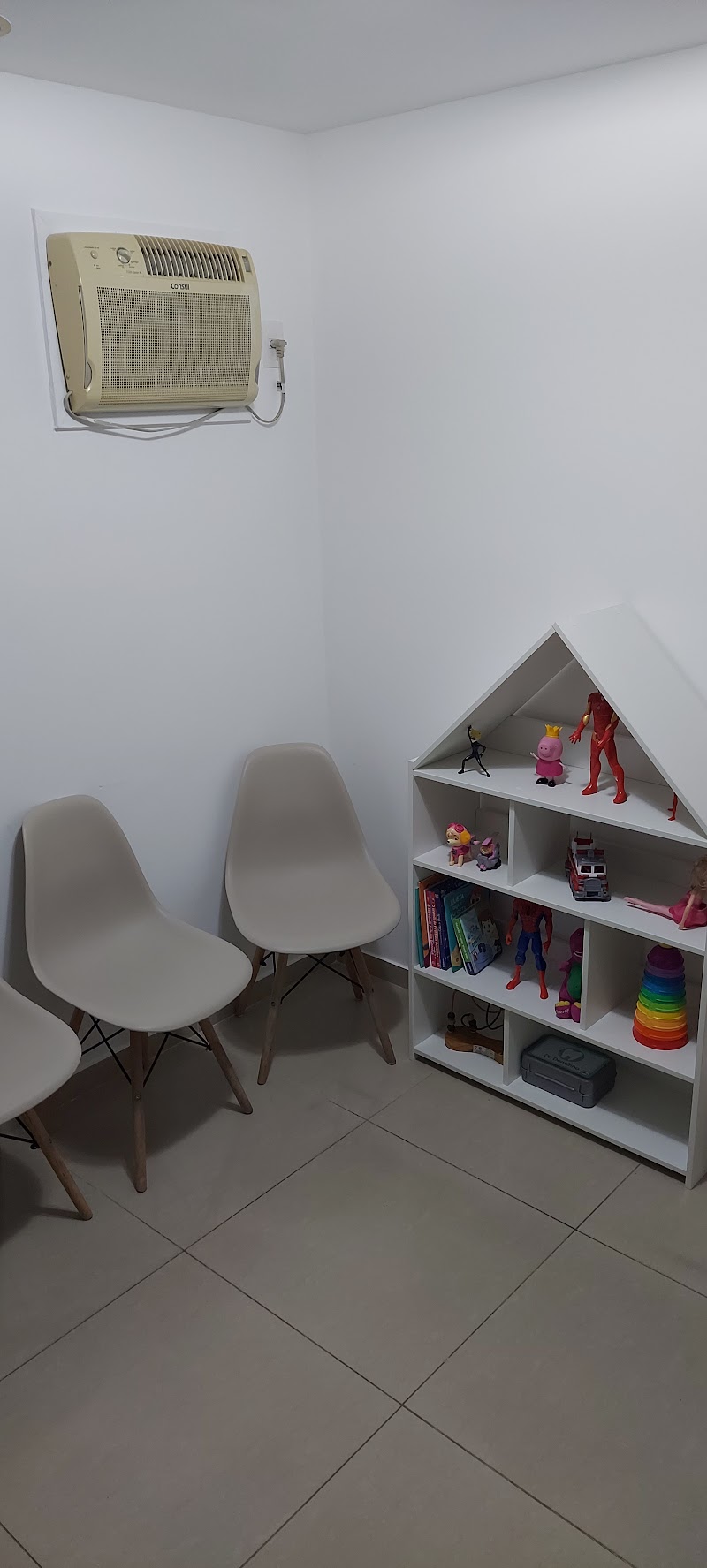 Dra Sarah Queiroz - Odontopediatria e Ortodontia - Crianças e Bebês - Copacabana - foto 4