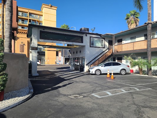 The Dixie Hollywood Hotel