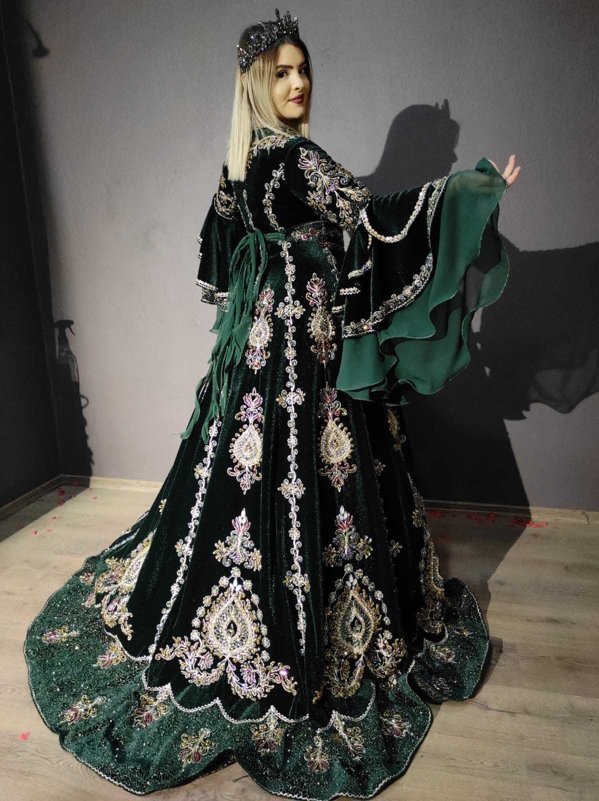 Elis Kaftan mekanı