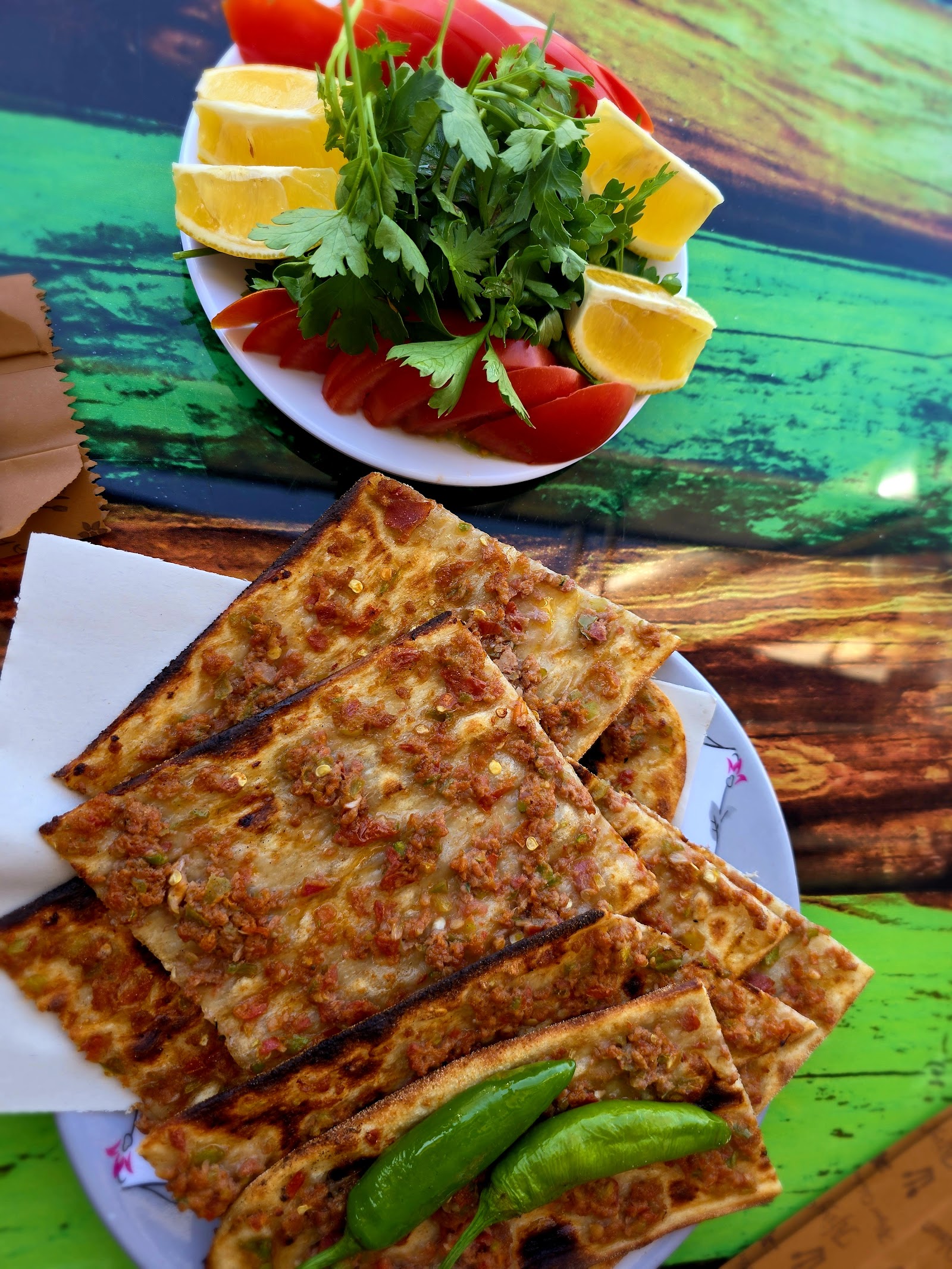 Baştaş Etliekmek ve Lahmacun Salonu mekanı