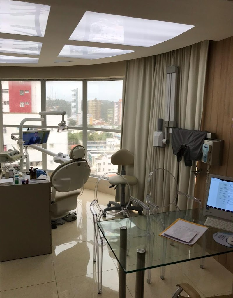 Dra. Maura Ribeiro - Dentista