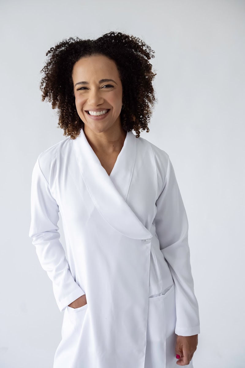 Dra. Elidiane Ribeiro - Endodontia Microscópica e Laser | Atendimento de Pacientes com Necessidades Específicas (PNE)