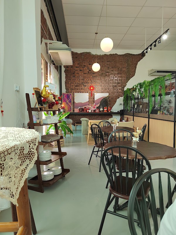 The Petite Cafe - Photo 1
