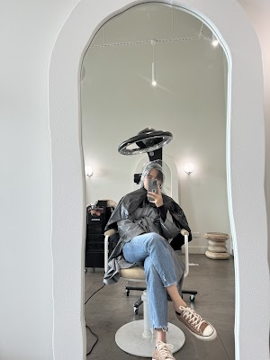 HollyMolly Hair photo 2