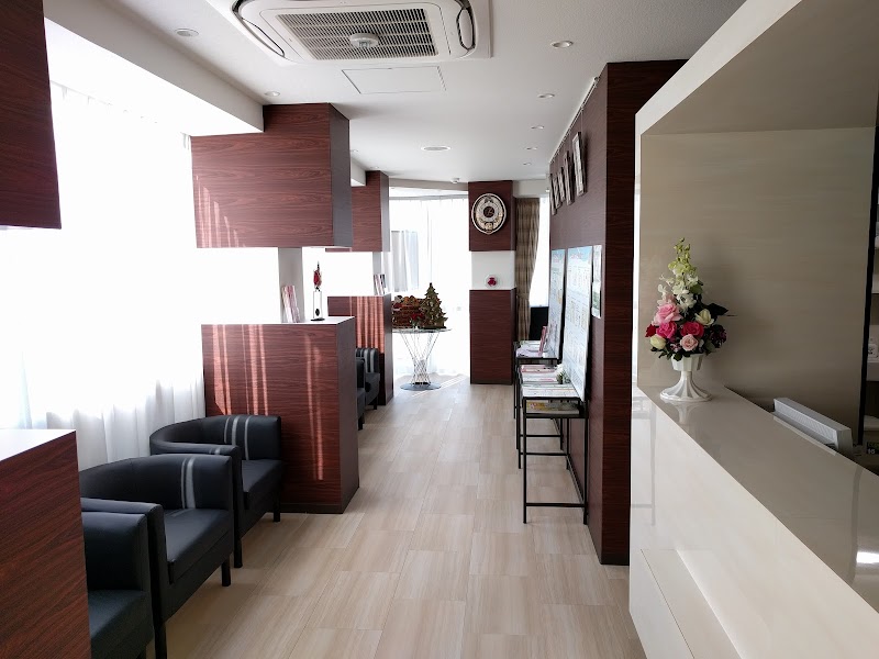 秋月レディースクリニックの外観