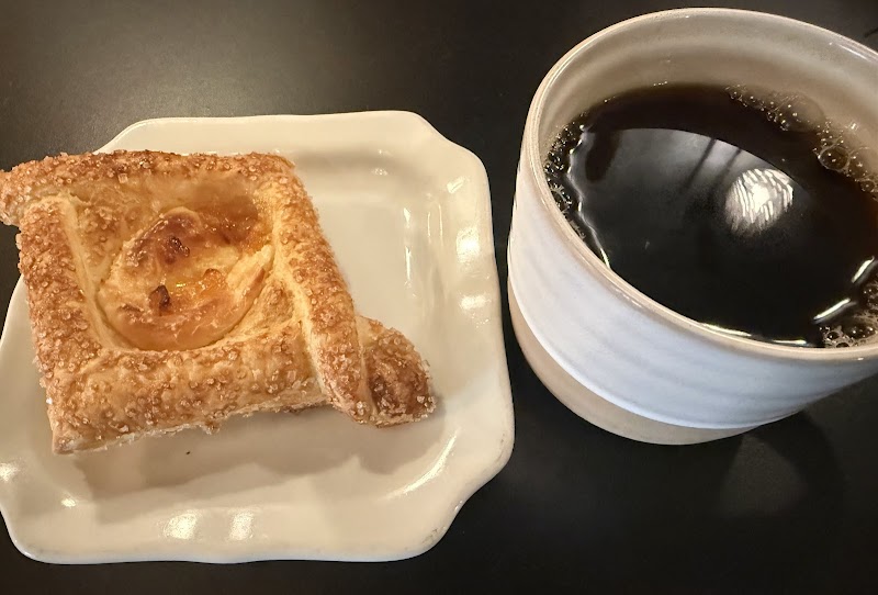 Elka Bee's Coffee Haus photo 4