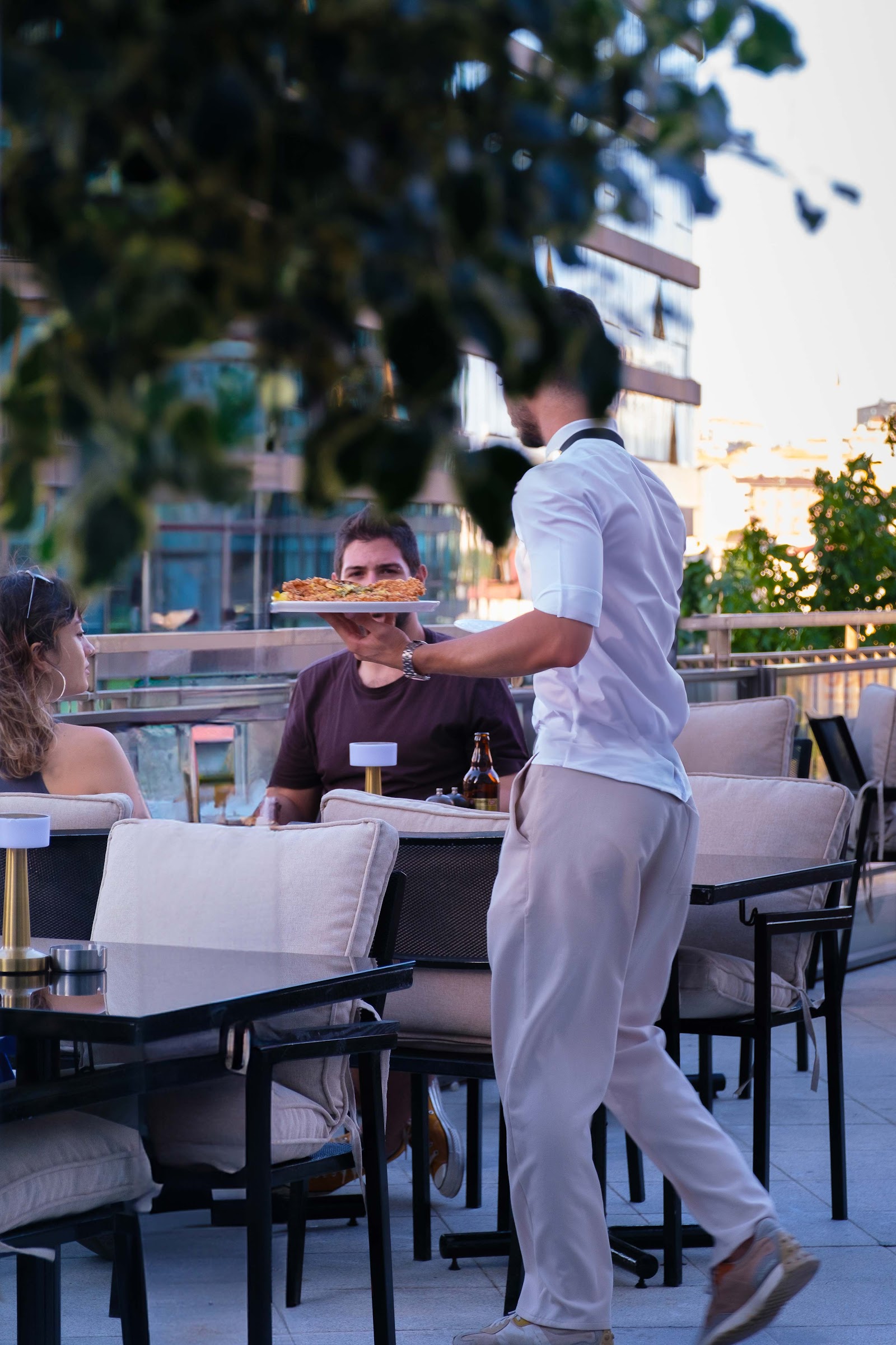 Novus Cocktail & Meyhane mekanı