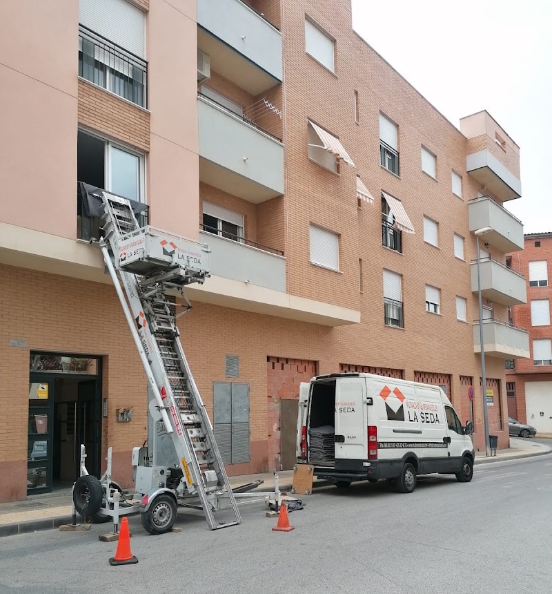 Mudanzas en Tarragona y Guardamuebles La Seda en Carrer Josep Pla Casadevall, 3, 43007 Tarragona, España - Imagen 4
