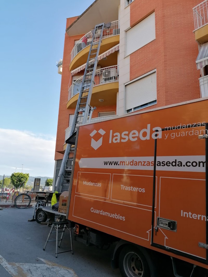 Mudanzas en Tarragona y Guardamuebles La Seda en Carrer Josep Pla Casadevall, 3, 43007 Tarragona, España - Imagen 5