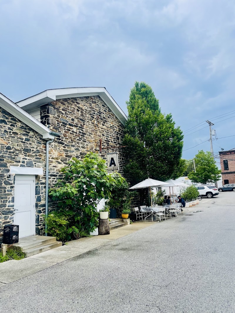 Artifact Coffee photo 4