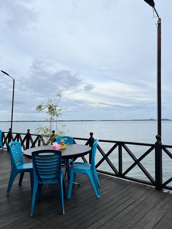 Harbour Bistro Lodge