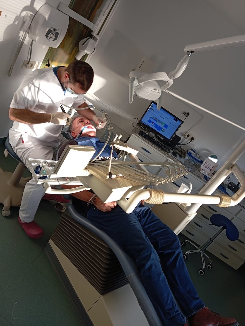 Clínica Dental Poio photo 3