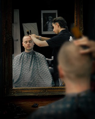 Hairdressing salon Kelvin Grove. Benscissorhands