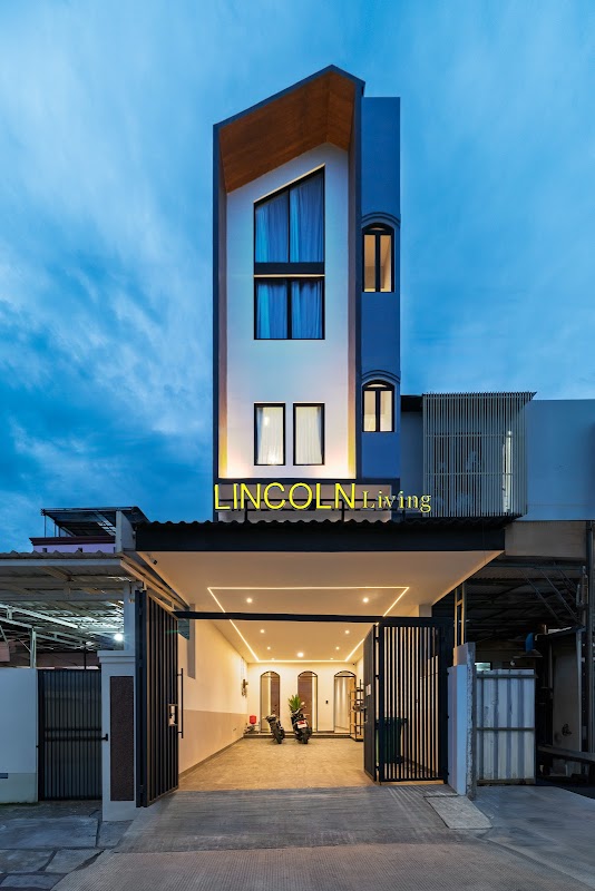 Kost Lincoln Living Grogol by ZYCA