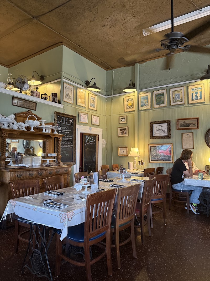 Miz Kathi’s Cotillion Southern Cafe photo 3