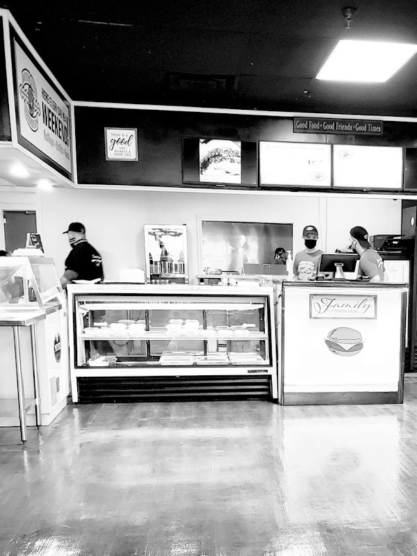 WEEKEND BURGERS exterior