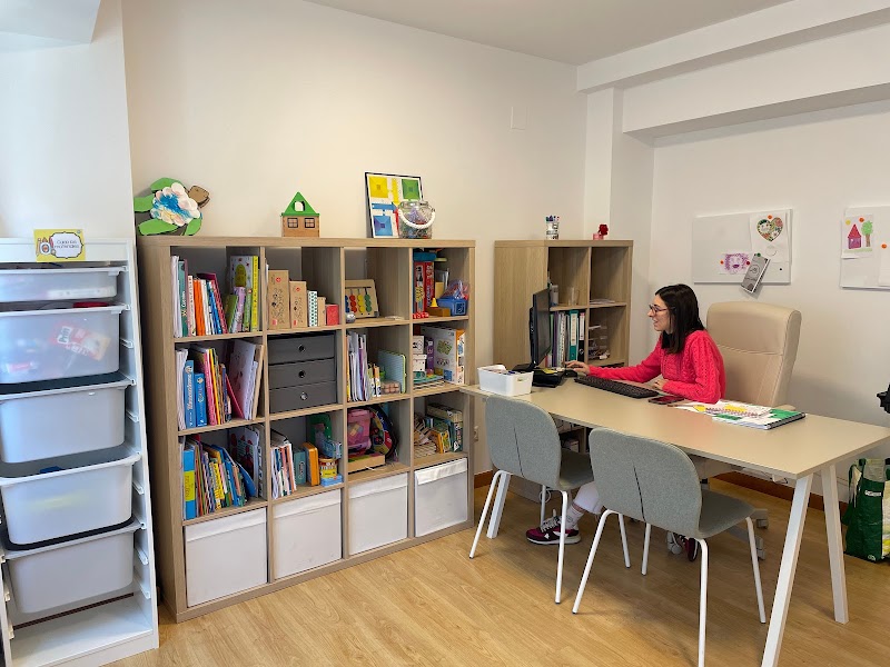 Psicología, Neurología, Ginecología y Fisioterapia pediátrica en Carballo | Clínica Sentir photo 1