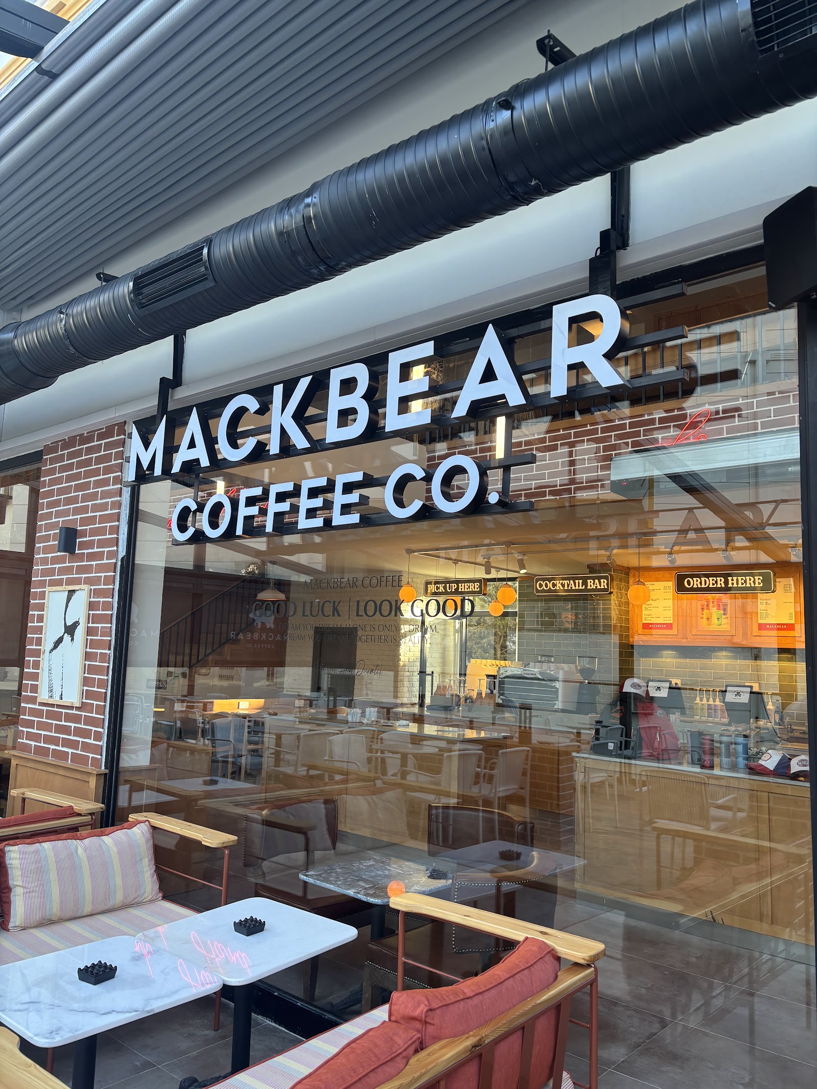 Mackbear Coffee Kyrenia mekanı