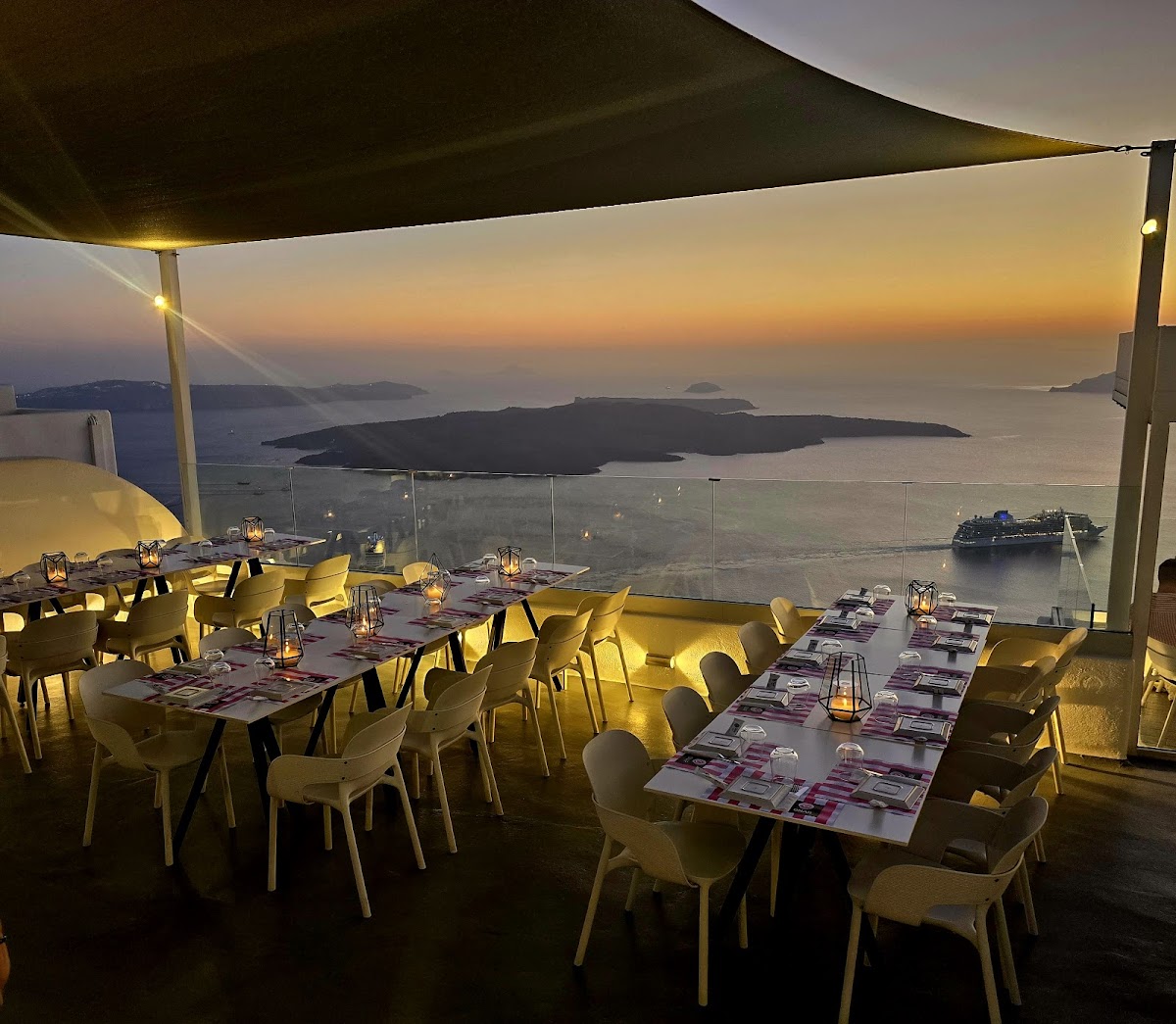 Onar Restaurant Bar Santorini in santorini