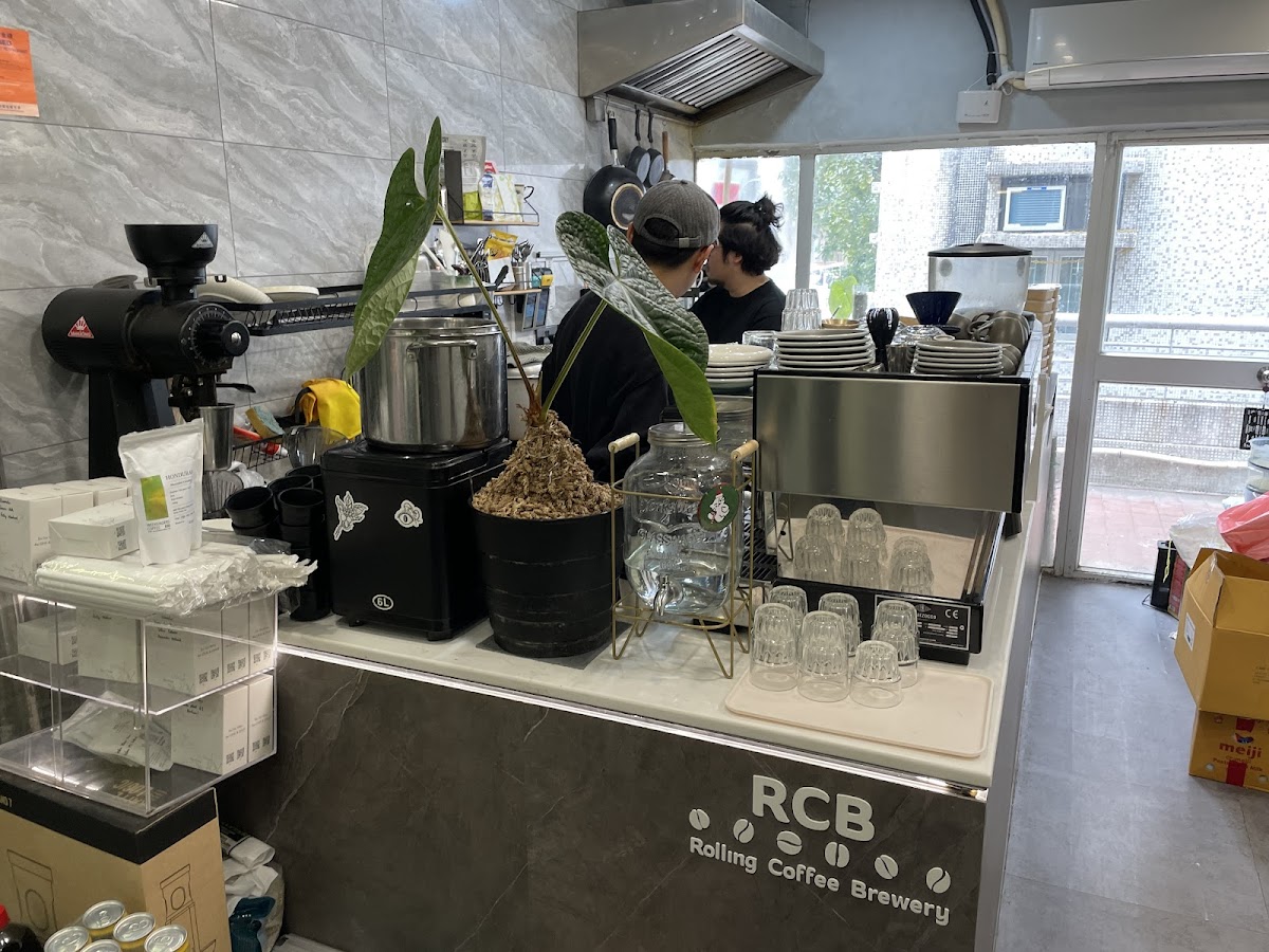 Rolling Coffee Brewery — photo 8