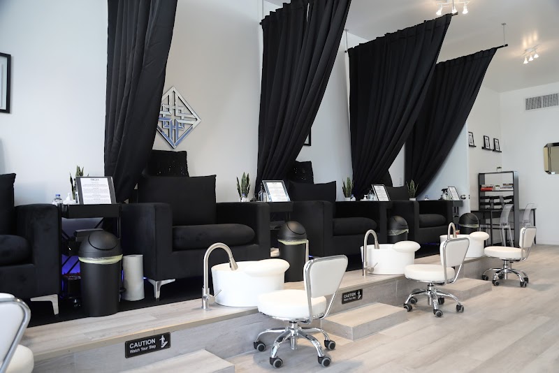 RICH Nail Lounge & Suites