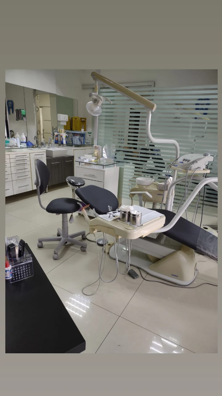 Dra. Allen Gillian - endodontista e pós graduanda em Harmonização Orofacial - foto 2