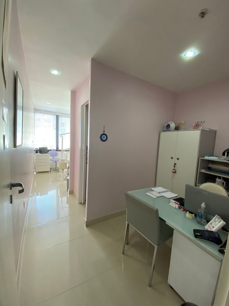 Dra. Carolina Garcês - Dentista Especializada em Implantes em Botafogo - foto 3