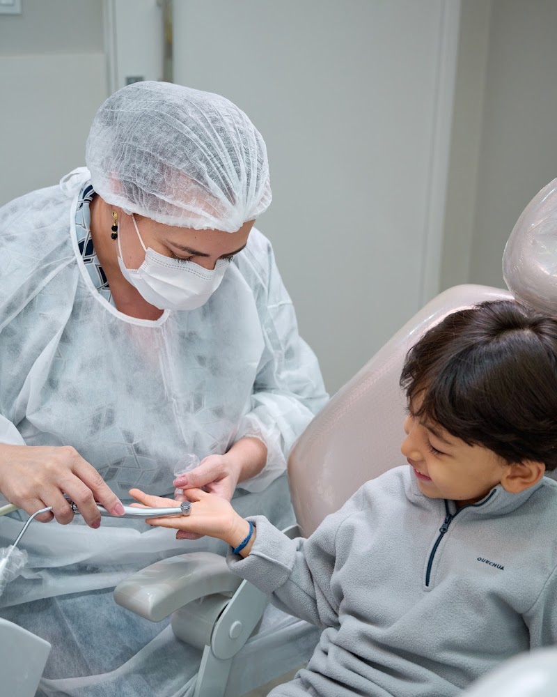 Dra. Larissa Almeida | Implantes - foto 5