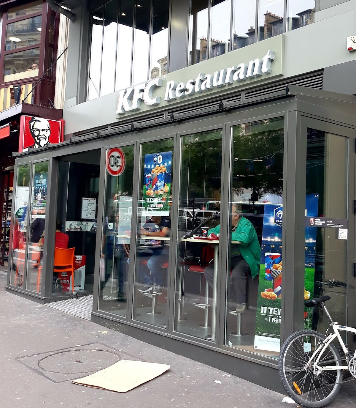 KFC Paris Alésia, vue extérieure