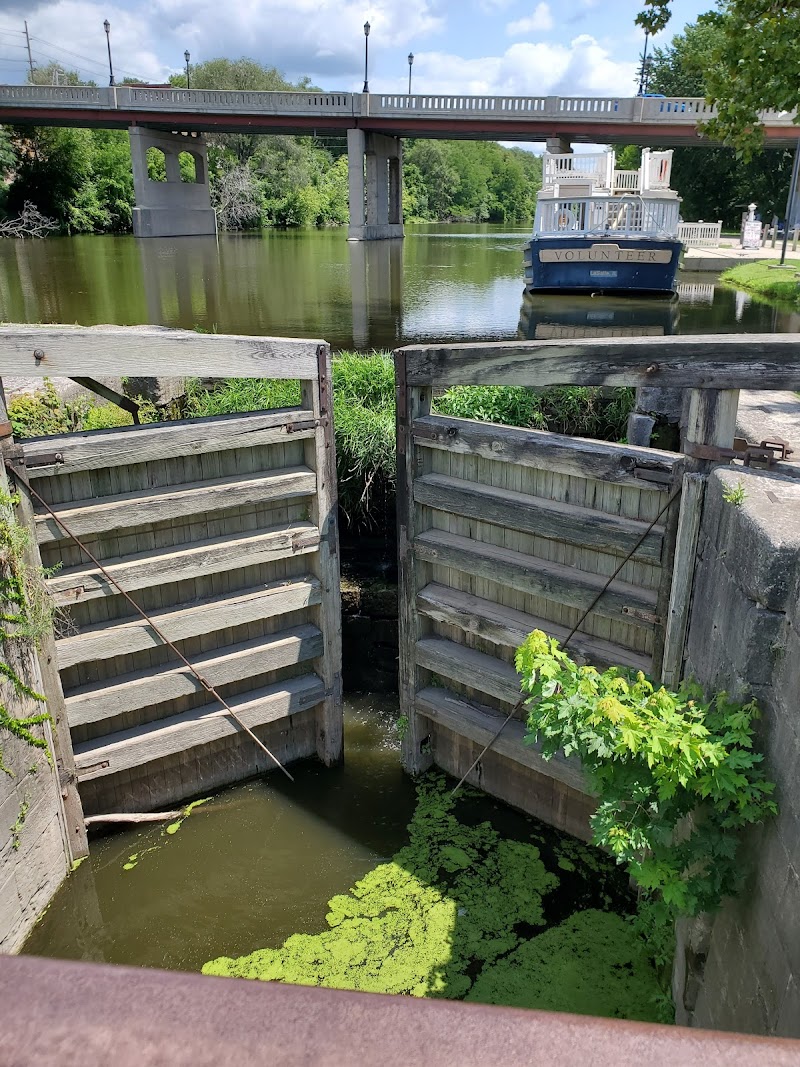 Lock 16 Cafe' and I&M Canal Visitor Center photo 4