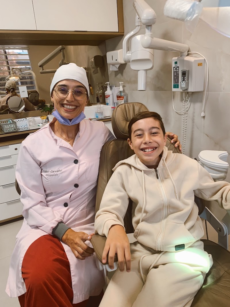 Dentista Isabel Carvalho - Ortodontia e Ortopedia Funcional dos Maxilares - foto 4
