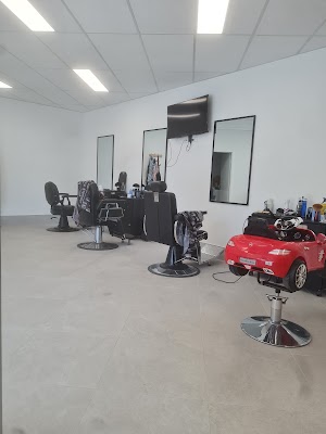 Maddington Men Hair Dressing