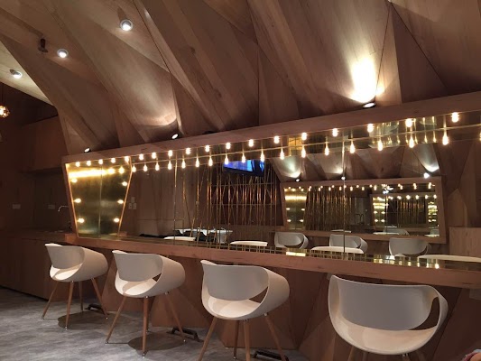 DJ’s Instyle Hair Artistry