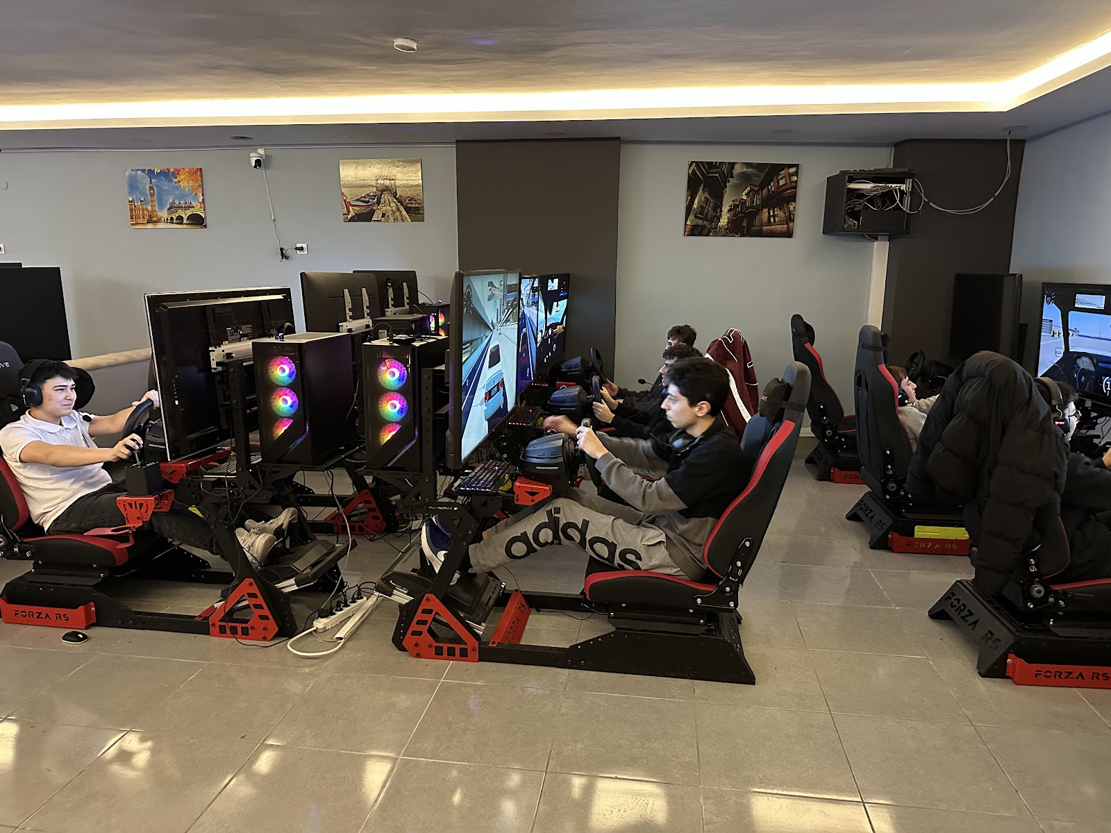 Şahin Playstation VR & Racing Sim mekanı