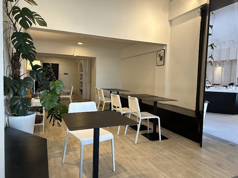 Maled Coffee Roasters : โรงคั่วเมล็ด