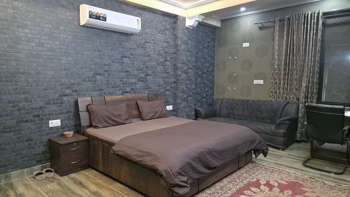 OSHO Villa Home Stay & Meditation Center