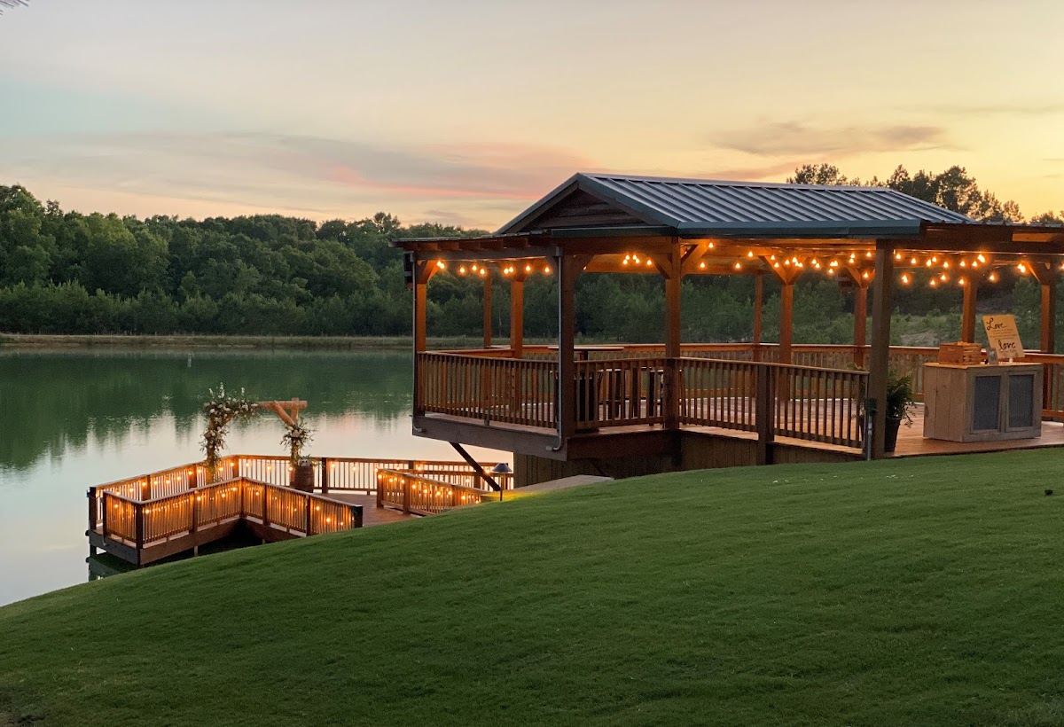 Hurricane Creek Lodge