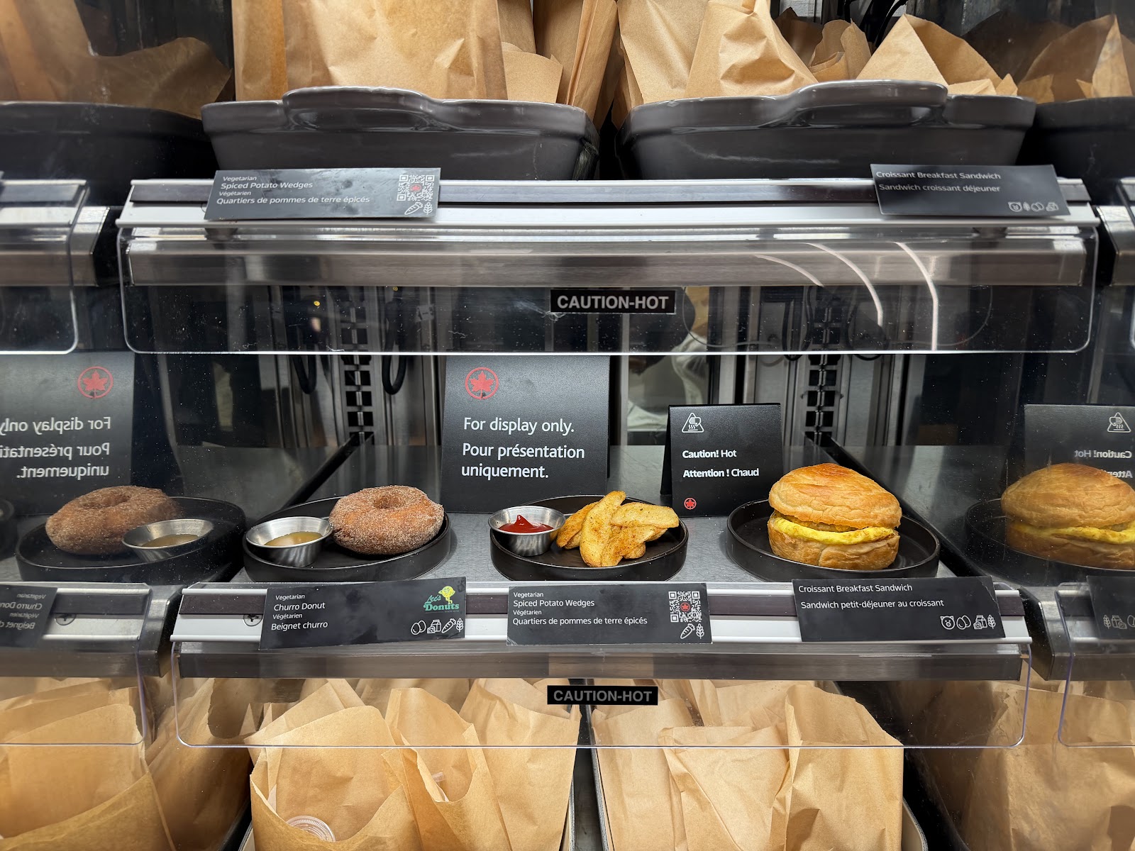 Air Canada Café — photo 3 (via Google)