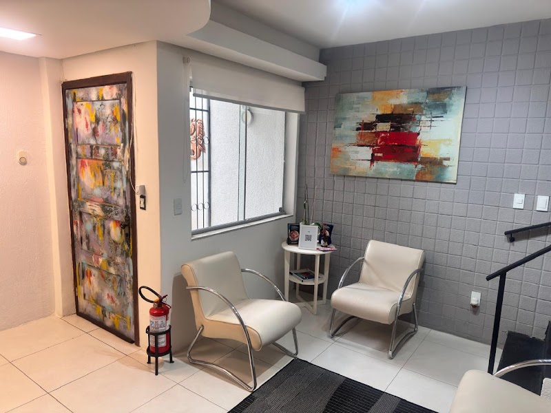 Odontologia Especializada Dr. Flávio Cunha e Dra. Letícia Feix Cunha | Dentista Menino Deus | Implante Dentário | Invisalign - foto 5