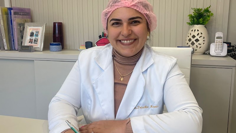 Dra Priscila Neves