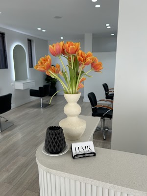 Hair on Hampden photo 3