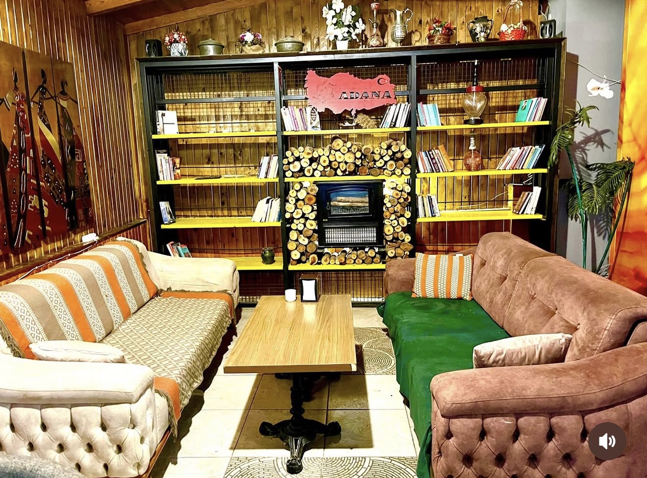 Adana Nargile Cafe Tophane Sanat mekanı