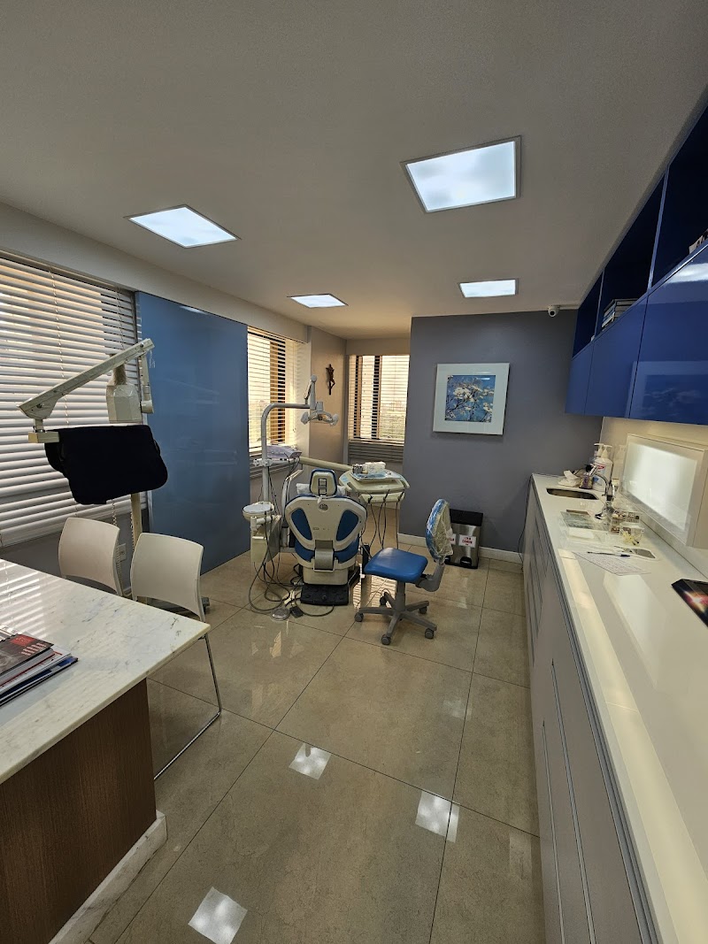 Dra. Ciede Braga - Odontologia