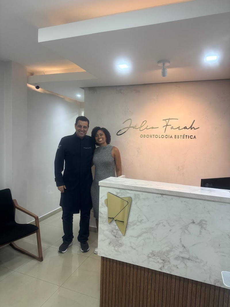 Dr Julio Farah | Dentista no Recreio | Lentes em porcelana, resinas compostas | Facetas dentárias