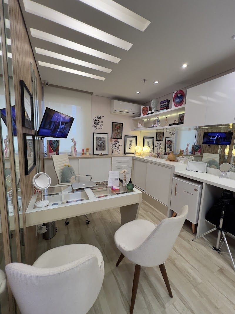 Dra. Aline Trombini - foto 2